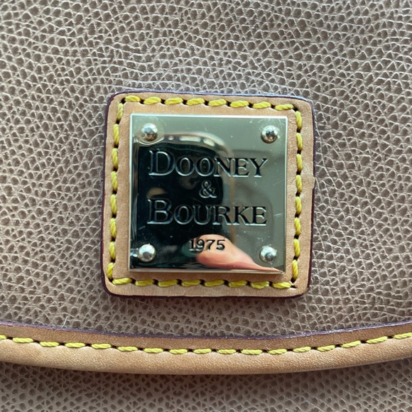 Dooney and Bourke crossbody bag - Picture 10 of 10